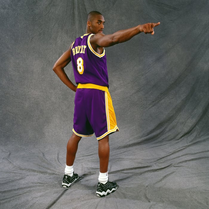 1997-Kobe-Bryant-portrait-pointing.jpg